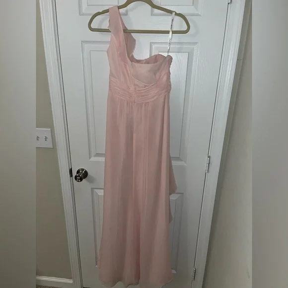 David’s Bridal Pink Bridesmaid/ Prom Dress Size 4 - Picture 2 of 6